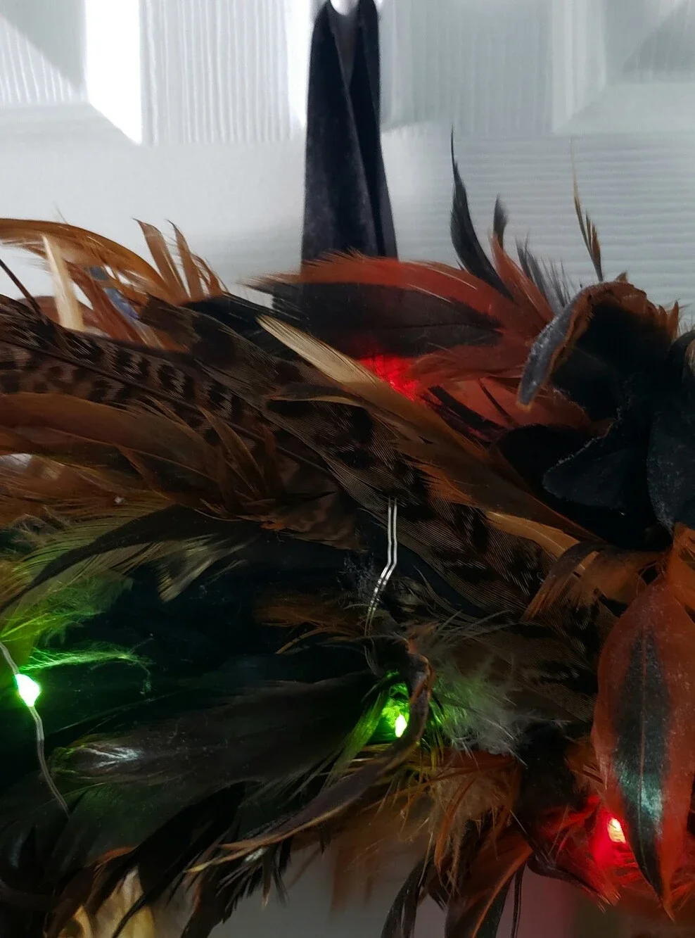 BROWN FEATHER MULTI COLOR LIGHT WREATH 17